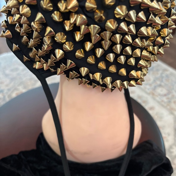 Black and Gold Studded Face Mask - Picture 3 of 5